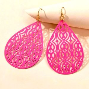 Hallow out water drop earrings